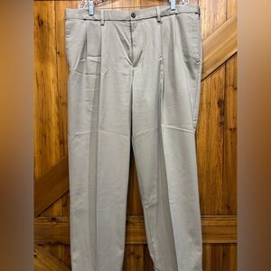 Men’s Dockers Khaki Pants 40 x 32